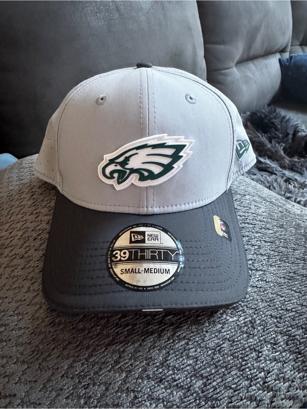 New Era Gray and Charcoal NFL 39THIRTY Flexfit Cap